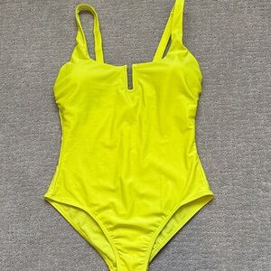 💚 Kona Sol NEW Swimsuit - L